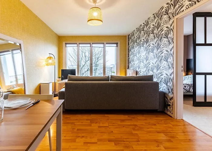 Parking Proche Centre Wilson アパート *